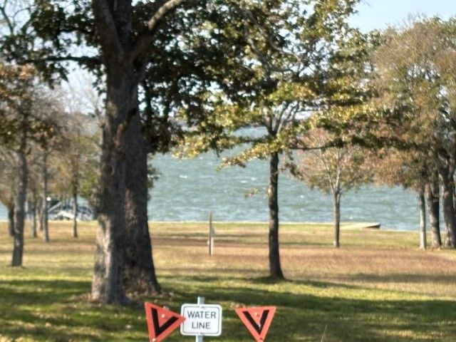 9 captains court, Streetman, TX 75859