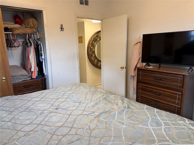 1117 OAKLAND, Tavares, FL 32778