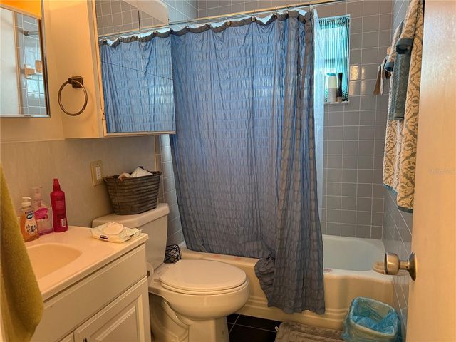 1117 OAKLAND, Tavares, FL 32778