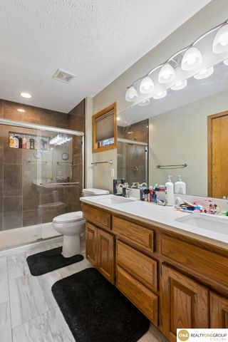 11715 S 25th Avenue Circle, Bellevue, NE 68123