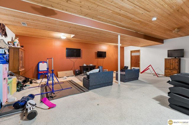 11715 S 25th Avenue Circle, Bellevue, NE 68123