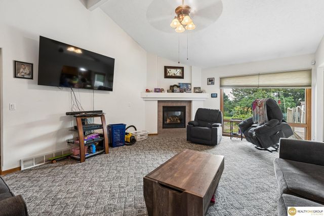 11715 S 25th Avenue Circle, Bellevue, NE 68123