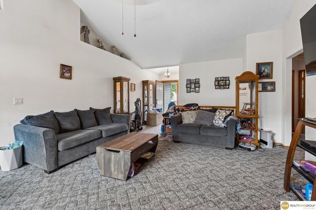 11715 S 25th Avenue Circle, Bellevue, NE 68123