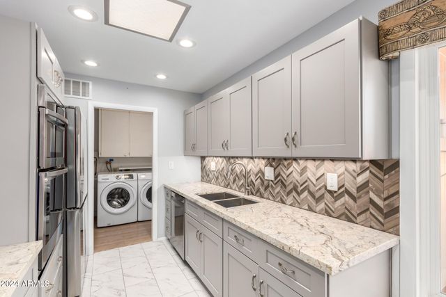 13318 W STONEBROOK Drive, Sun City West, AZ 85375