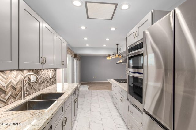 13318 W STONEBROOK Drive, Sun City West, AZ 85375