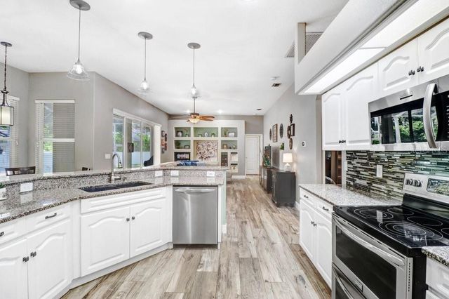 2203 VALRICO FOREST DRIVE, Valrico, FL 33594