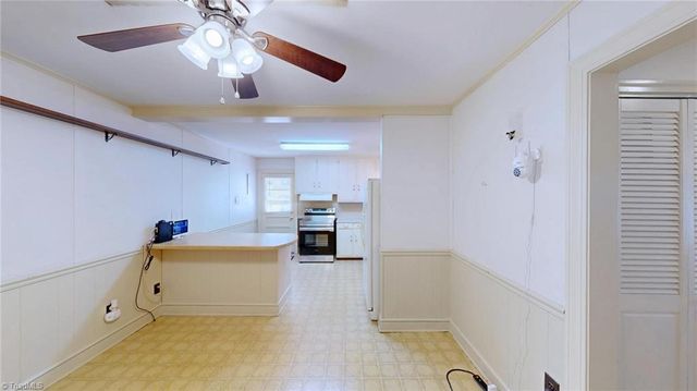 300 Hillside Drive, Lexington, NC 27295