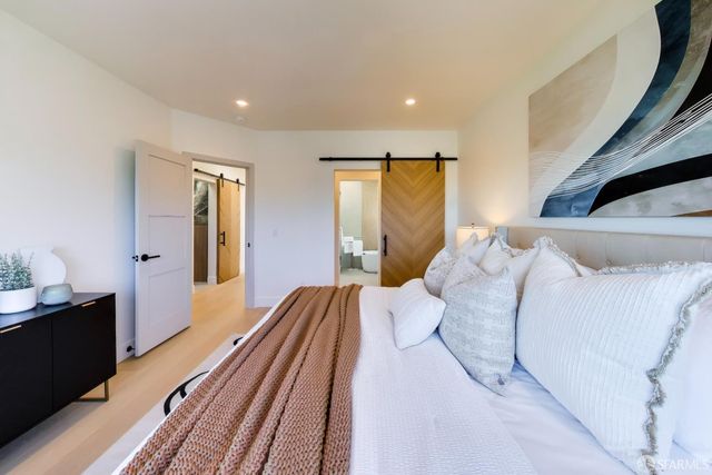 975 Darien Way, San Francisco, CA 94127