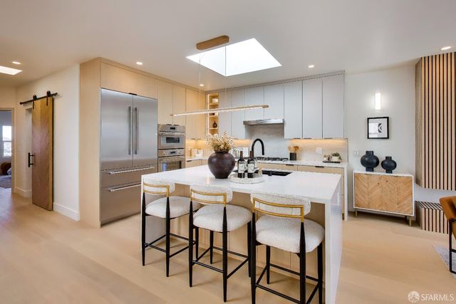 975 Darien Way, San Francisco, CA 94127