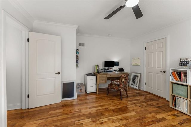 3231 Somerset Drive, Prairie Village, KS 66206