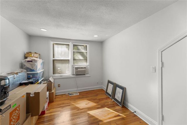 3231 Somerset Drive, Prairie Village, KS 66206