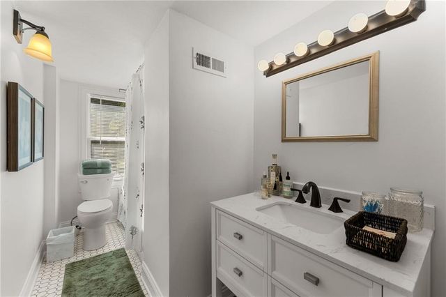3231 Somerset Drive, Prairie Village, KS 66206