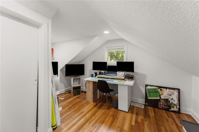 3231 Somerset Drive, Prairie Village, KS 66206