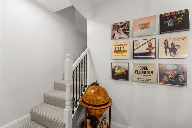 3231 Somerset Drive, Prairie Village, KS 66206