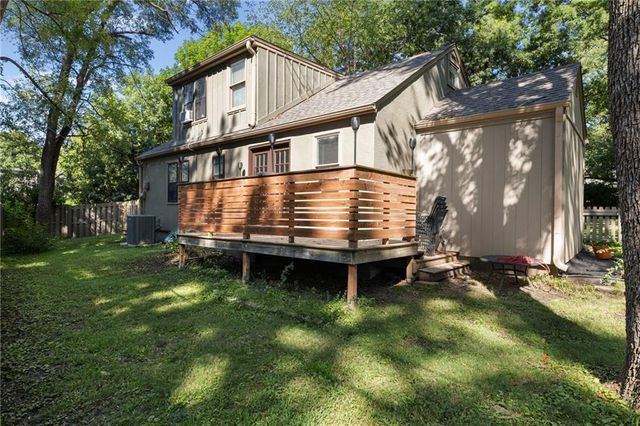 3231 Somerset Drive, Prairie Village, KS 66206