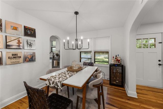3231 Somerset Drive, Prairie Village, KS 66206