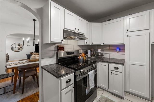 3231 Somerset Drive, Prairie Village, KS 66206
