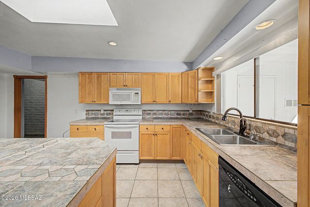 11150 E Sundance Drive, Tucson, AZ 85749