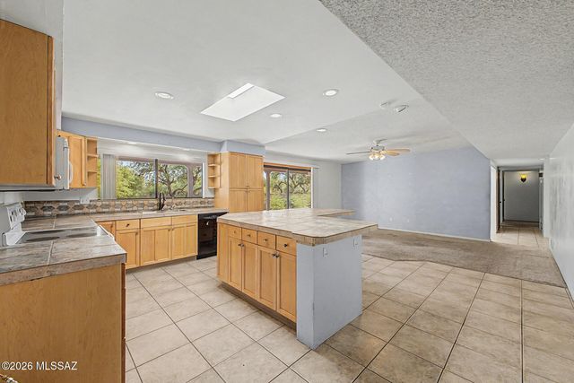 11150 E Sundance Drive, Tucson, AZ 85749