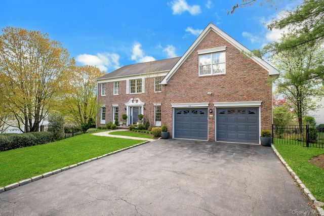 34 Eagle Court, White Plains, NY 10605