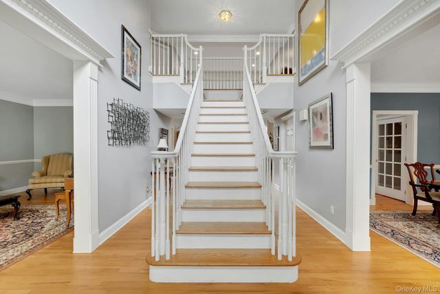 34 Eagle Court, White Plains, NY 10605