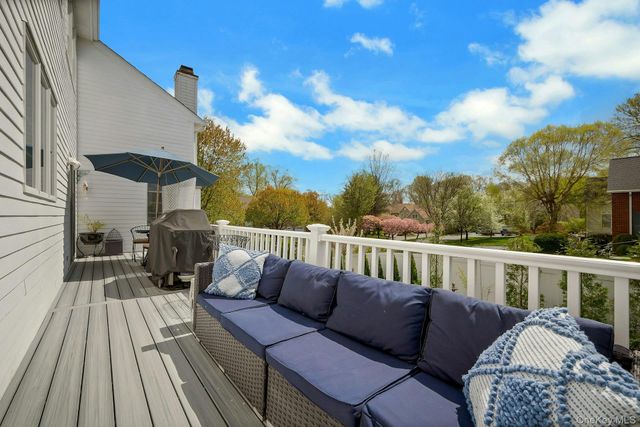 34 Eagle Court, White Plains, NY 10605