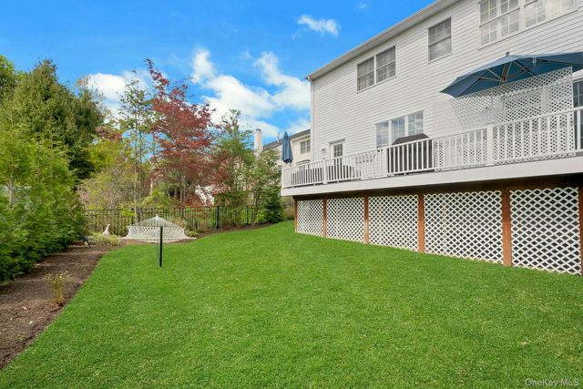 34 Eagle Court, White Plains, NY 10605