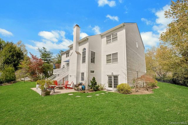 34 Eagle Court, White Plains, NY 10605