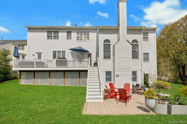 34 Eagle Court, White Plains, NY 10605