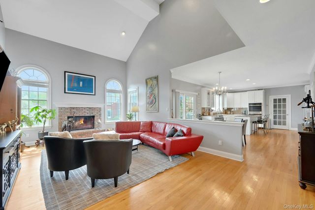 34 Eagle Court, White Plains, NY 10605