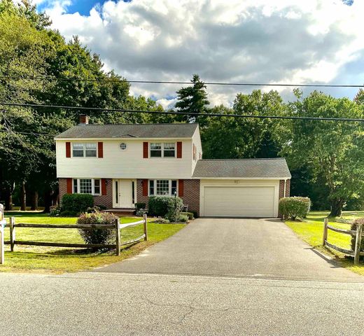 8 Southgate Drive, Bedford, NH 03110