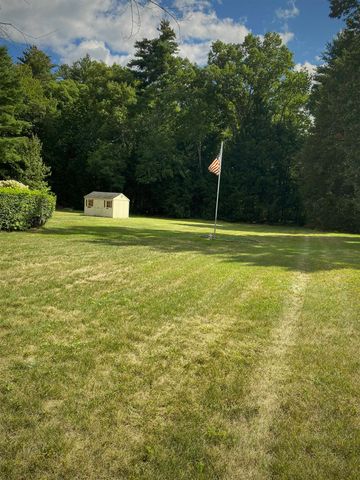 8 Southgate Drive, Bedford, NH 03110