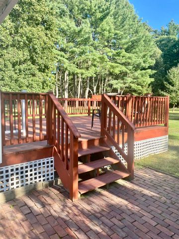 8 Southgate Drive, Bedford, NH 03110