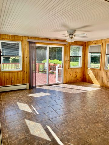 8 Southgate Drive, Bedford, NH 03110