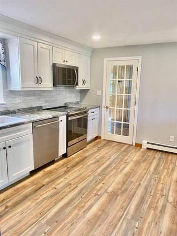 8 Southgate Drive, Bedford, NH 03110