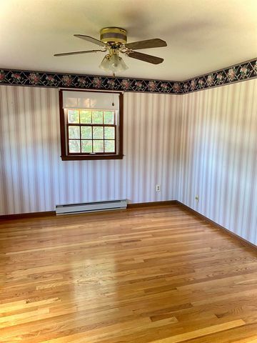 8 Southgate Drive, Bedford, NH 03110
