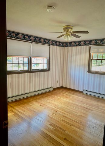 8 Southgate Drive, Bedford, NH 03110