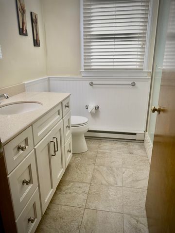 8 Southgate Drive, Bedford, NH 03110
