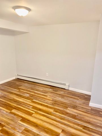 8 Southgate Drive, Bedford, NH 03110