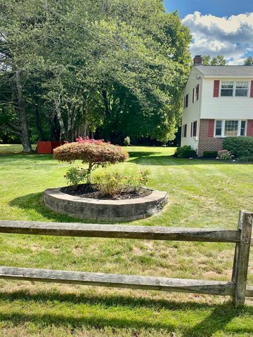 8 Southgate Drive, Bedford, NH 03110