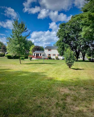 8 Southgate Drive, Bedford, NH 03110