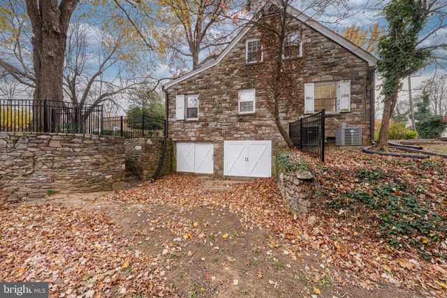 220 S 32ND ST, Purcellville, VA 20132