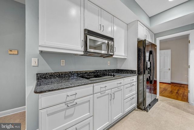 220 S 32ND ST, Purcellville, VA 20132