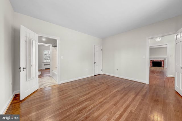 220 S 32ND ST, Purcellville, VA 20132