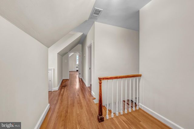 220 S 32ND ST, Purcellville, VA 20132