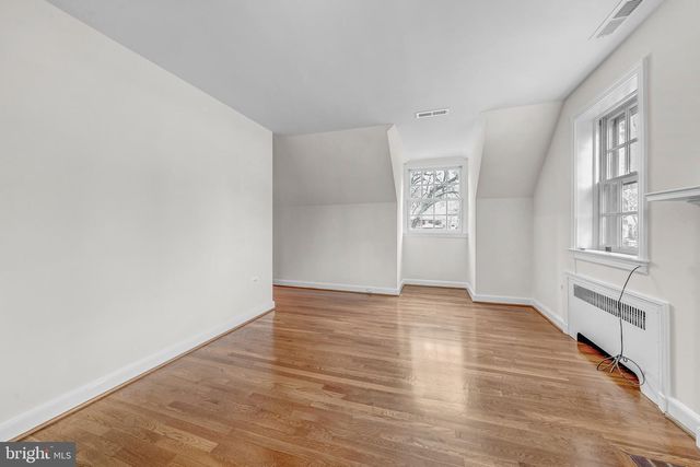 220 S 32ND ST, Purcellville, VA 20132