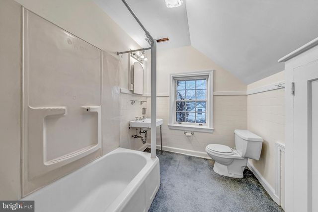 220 S 32ND ST, Purcellville, VA 20132