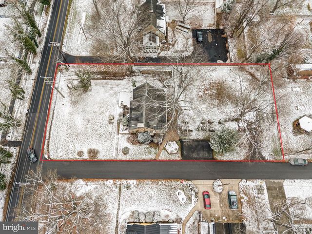 220 S 32ND ST, Purcellville, VA 20132