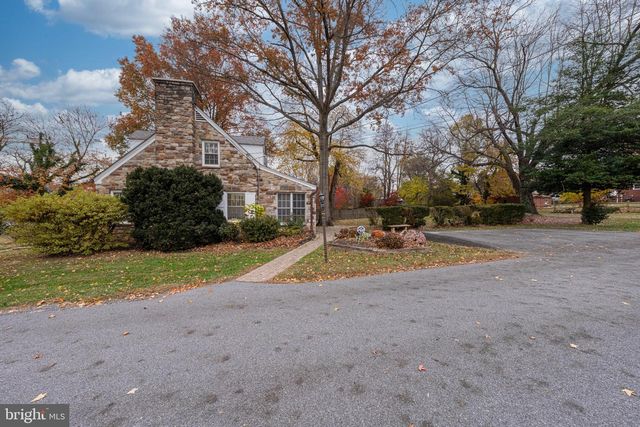 220 S 32ND ST, Purcellville, VA 20132