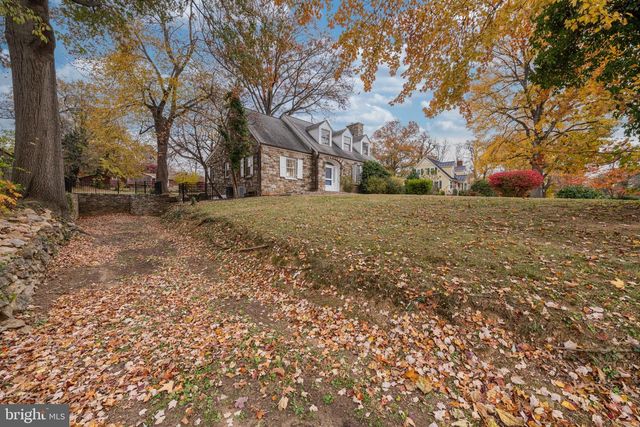 220 S 32ND ST, Purcellville, VA 20132